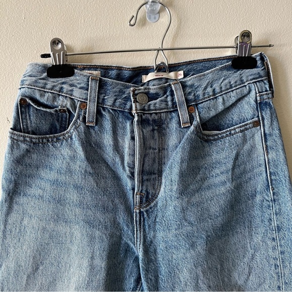 Levi's Premium Wedgie Jeans Medium Wash Fray Hem Button Fly High Waist 26 - Picture 6 of 15